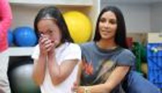 بالصور .. كيم كاردشيان تودع "أحزانها" في دبي