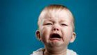 "الوخز بالإبر".. علاج جديد لوقف بكاء الأطفال
