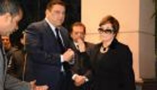 صور وفيديو.. مشاهير الفن والمجتمع في عزاء كريمة مختار