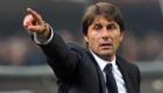 كونتي يراقب موهبة برشلونة السابقة