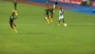 بالفيديو.. هدف مارادوني لغينيا بيساو أمام الكاميرون
