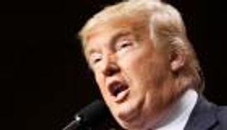 اقتصاديون: سياسات "ترامب" أكبر خطر يهدد الاقتصاد الأمريكي