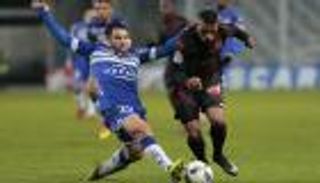 نيس يمنح موناكو فرصة الانفراد بصدارة الدوري الفرنسي