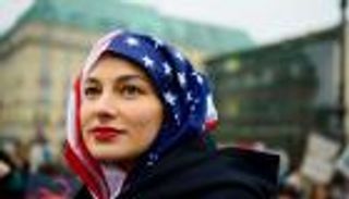 بالصور.. نساء العالم يتحدن ضد ترامب