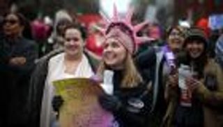 بالصور.. مظاهرات احتجاج حاشدة تحرج ترامب وتشل واشنطن