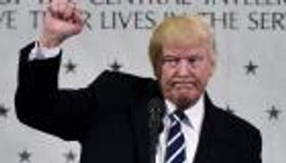 ماذا قال ترامب لمسؤولي المخابرات في زيارة الـ"سي آي إيه"؟