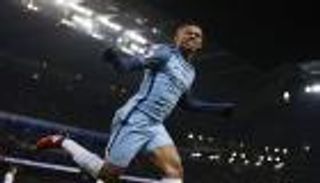 بالفيديو.. الحكم يحرم خيسوس من بداية خيالية مع السيتي