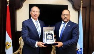 تكريم سفير الإمارات خلال الزيارة