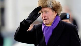 بوش الأب يغادر الرعاية المركزة خلال يومين