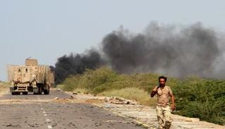 دبابة للجيش اليمني بالمخا