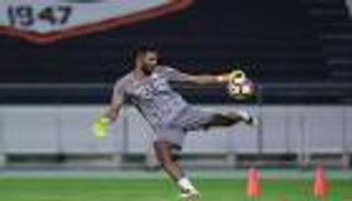 الفراج يكشف موعد انتهاء أزمة العويس