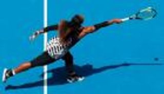 سيرينا تتحدى السن وتواصل التقدم ببطولة أستراليا