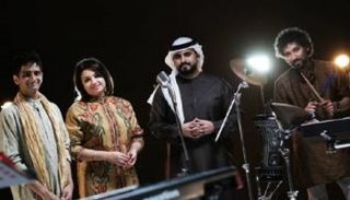 المطربان مع فريق عمل الأغنية