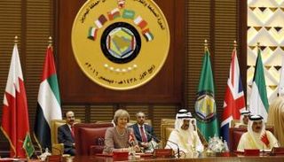 تيريزا ماي خلال حضورها قمة الخليج - أرشيفية