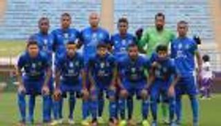 الفتح السعودي يكرم مشجعاً لسبب طريف