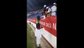 بالفيديو.. لاعب مالي يصالح جماهيره بعد الخروج الأفريقي