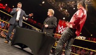 جانب من توقيع العقد