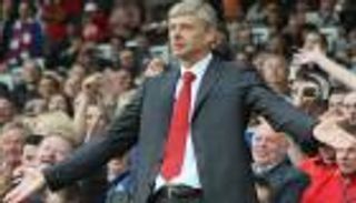 فينجر يواجه تشيلسي من المدرجات