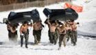 قوات كورية جنوبية وأمريكية تتدرب وسط الجليد.. وبيونج يانج تحذر