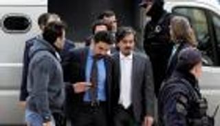 تركيا تهدد بإلغاء اتفاق اللاجئين بعد رفض اليونان تسليم 8 جنود