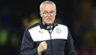 رانييري يطالب مدافعي ليستر باستعادة ذاكرة التتويج