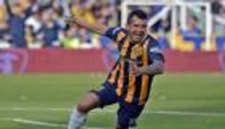 إشبيلية يخطف مونتويا من عملاقي الأرجنتين