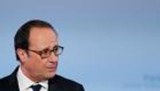 هولاند يطالب برد أوروبي حازم ضد ترامب