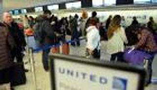 مفاجأة.. قرار ترامب ضد الدول الـ7 يشمل حاملي البطاقات الخضراء