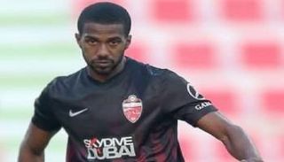 لاعب الأهلي عيسى سانتو
