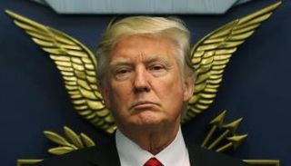 قرار لترامب بوقف دخول اللاجئين وإعفاء التأشيرات