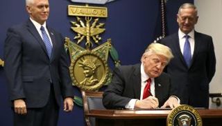 ترامب يعلن إعادة بناء الجيش الأمريكي