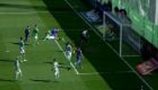 بالفيديو.. قتالية الجزائري ماندي تحرم برشلونة من هدف صحيح