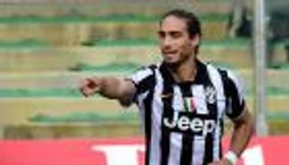 كريستال بالاس يسعى لإعادة الحياة لمدافع يوفنتوس السابق