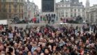 500 ألف توقيع لمنع ترامب من زيارة بريطانيا