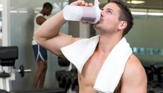 البروتين ليس كل شيء ..لن ترى عضلاتك النور دون تلك المكملات