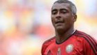 روماريو يكشف حقيقة أزمته الصحية