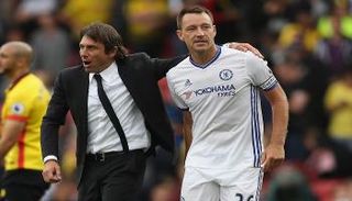 جون تيري برفقة كونتي