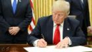 عواصف ترامب .. 20 قرارا في 10 أيام