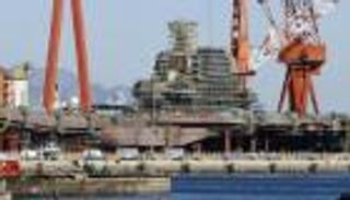 بالصور .. أول حاملة طائرات "صنع في الصين"