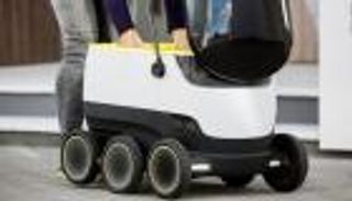 قريبا.. روبوت يوصل الطلبات للمنازل