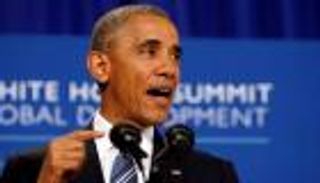 أوباما يخرج عن صمته ويؤيد التظاهر ضد مرسوم ترامب