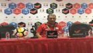 مدرب الجزيرة يعتذر بعد رباعية النصر