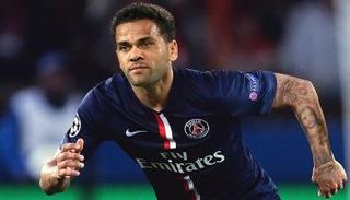 الكشف عن راتب ألفيس الضخم مع سان جيرمان