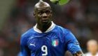 مدرب إيطاليا يحدد توقيت عودة بالوتيللي للمنتخب