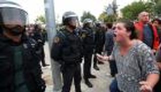 أوروبا ترفض "عنف" إسبانيا.. وتطالب بالحوار مع كتالونيا