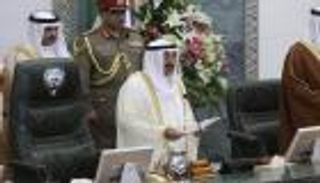 أمير الكويت يدين تفجير المنامة الإرهابي