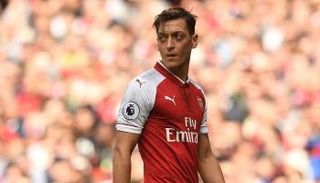  أرسنال يفكر في بيع أوزيل