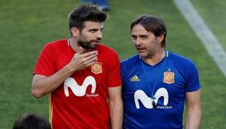  لوبيتيجي يدعم بيكيه قبل مواجهة ألبانيا