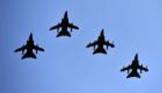 مقاتلات بريطانية ترافق طائرة قادمة من ليتوانيا بعد إنذار كاذب