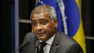 روماريو يرى نفسه أفضل من ميسي ورونالدو